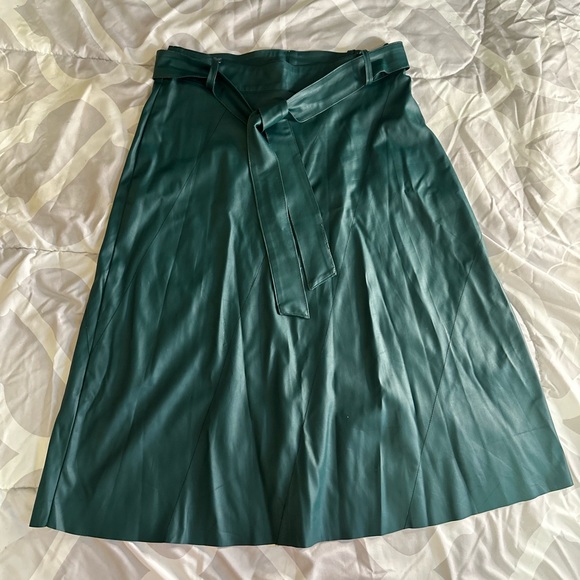 Green faux leather - Picture 1 of 1